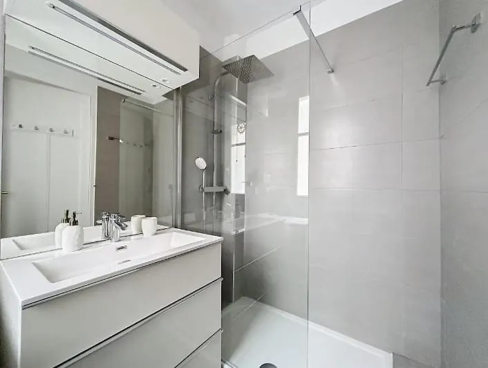 Modern Luxembourg City Center Apartment With Big Terrace